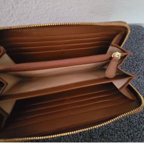 Coach purse and wallet set - Picture 5 of 5